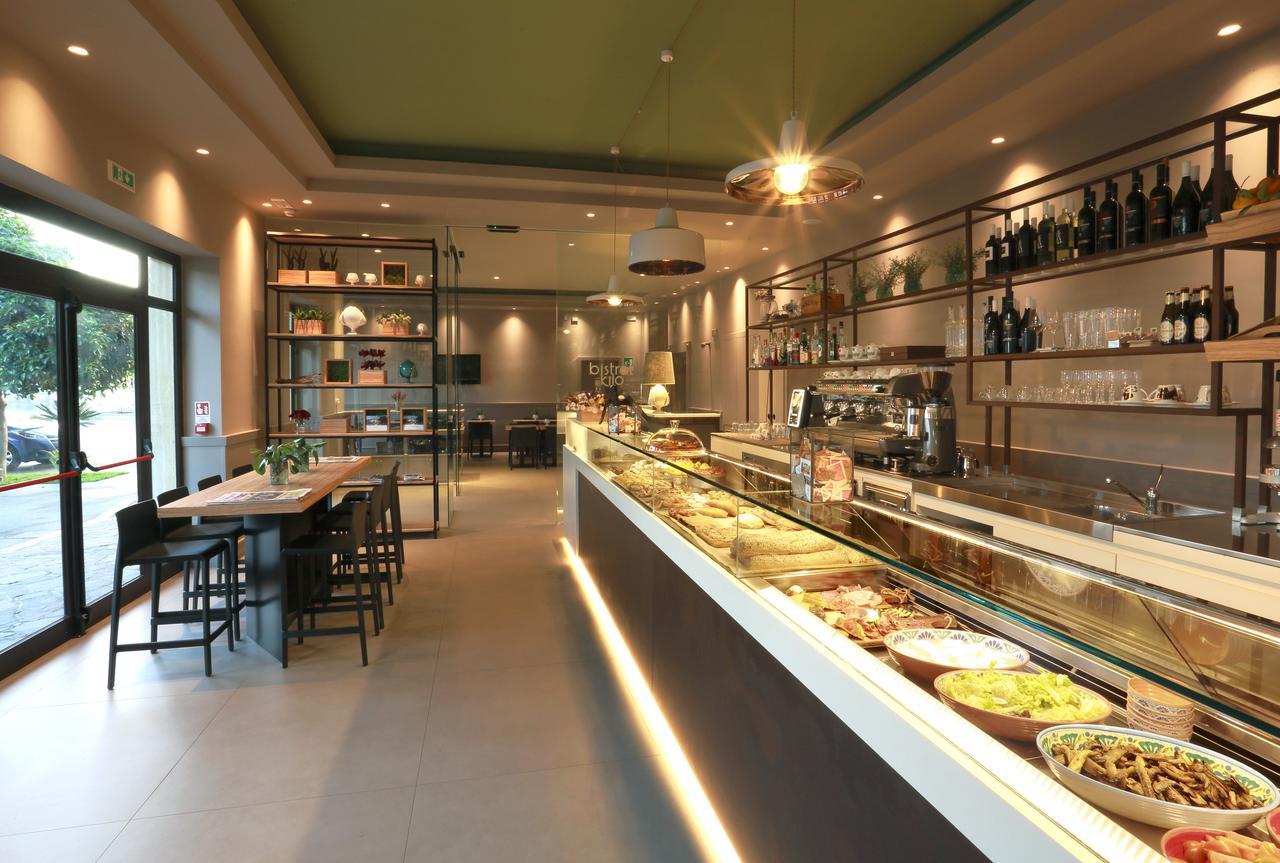 Hotel Aloisi Лече Екстериор снимка