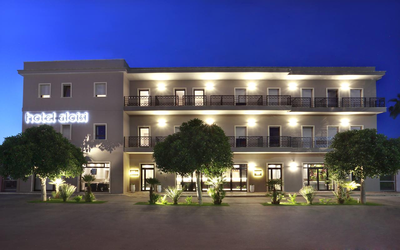 Hotel Aloisi Лече Екстериор снимка