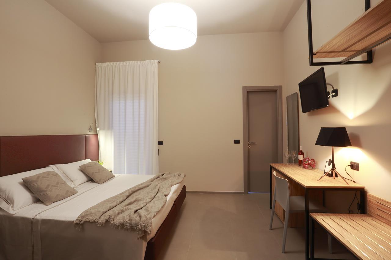 Hotel Aloisi Лече Екстериор снимка