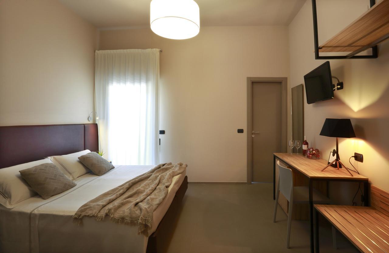 Hotel Aloisi Лече Екстериор снимка